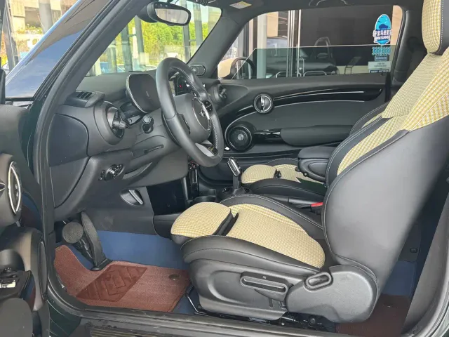 MINI Hatch — Фото автомобиля 8