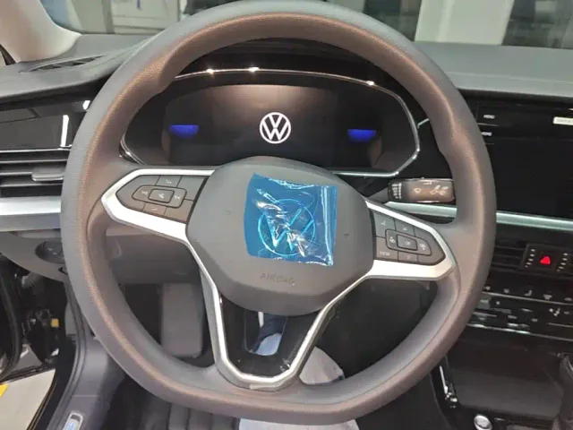 Volkswagen Passat — Фото автомобиля 10