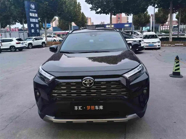 Toyota RAV4 — Фото автомобиля 2