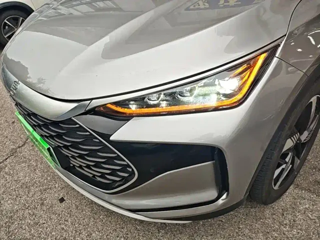 BYD Tang — Фото автомобиля 23