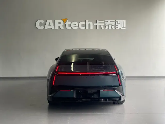Xpeng P7 — Фото автомобиля 5