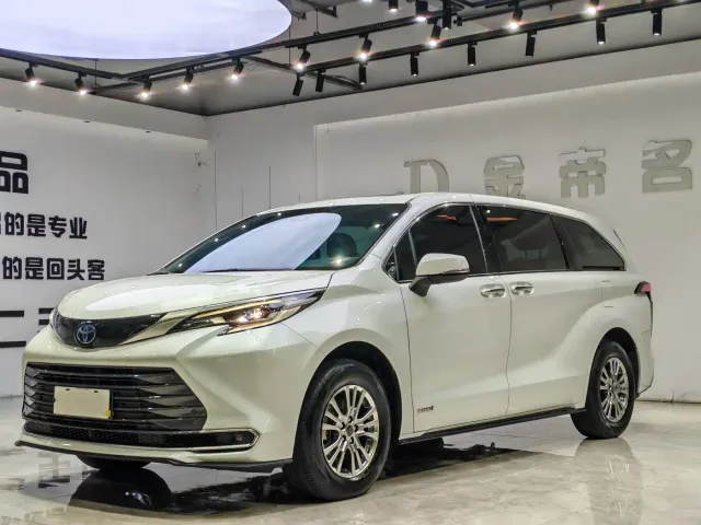 Фотография автомобиля — Toyota Sienna