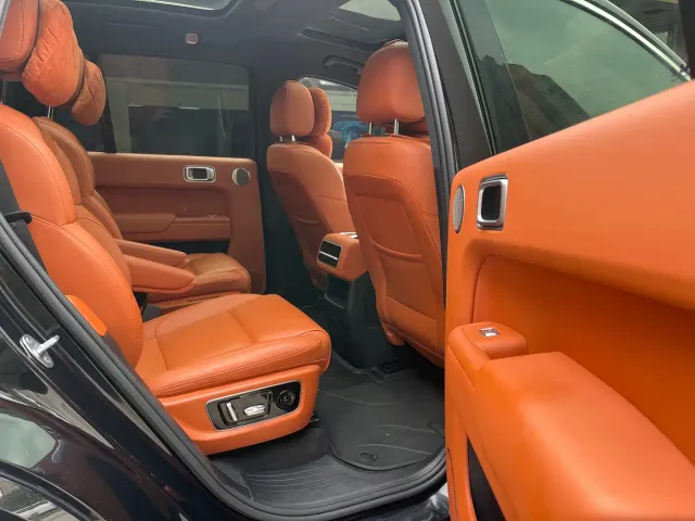 Li Auto Li L8 2023 Pro — Фото автомобиля 10