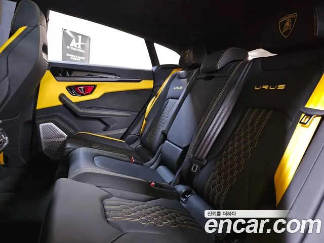 Lamborghini Urus — Фото автомобиля 19