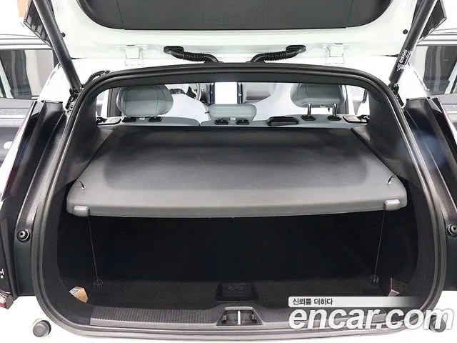 Volvo EX30 — Фото автомобиля 5