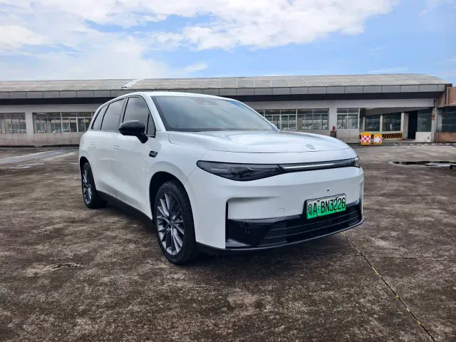 Leapmotor C10 — Фото автомобиля 15