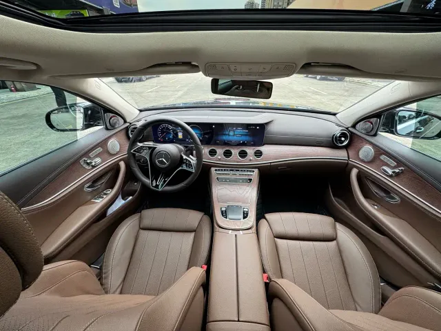 Mercedes-Benz E-Class — Фото автомобиля 5