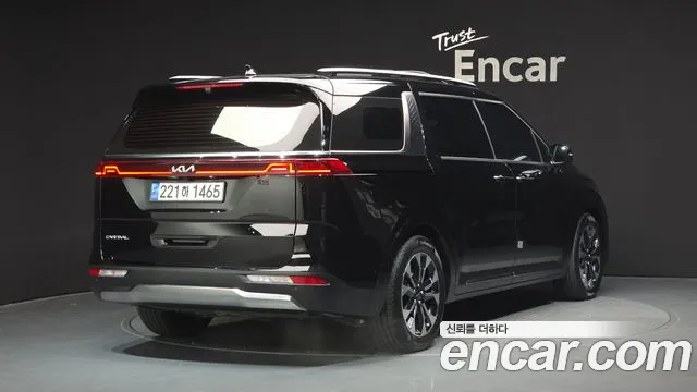 Kia Carnival Generation 4 — Фото автомобиля 2