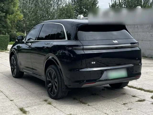 Li Auto L7 — Фото автомобиля 6