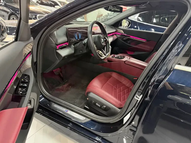 BMW 5 Series — Фото автомобиля 5