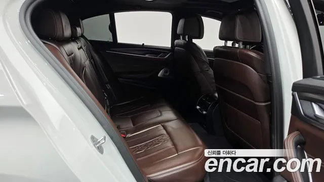 BMW 5-Series 5 серия (G30) — Фото автомобиля 9