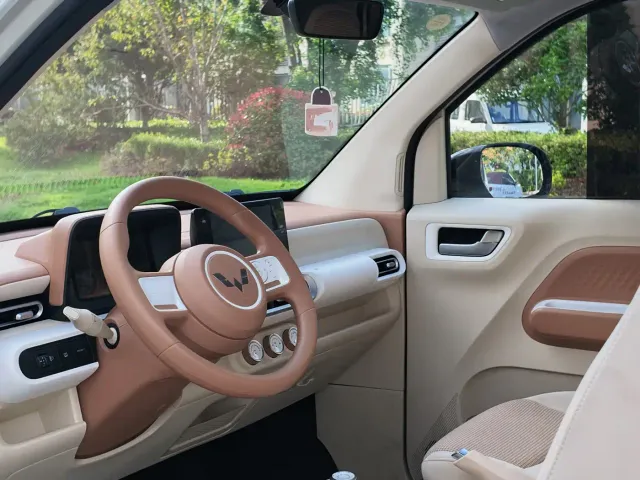 Wuling Hongguang Mini EV — Фото автомобиля 10