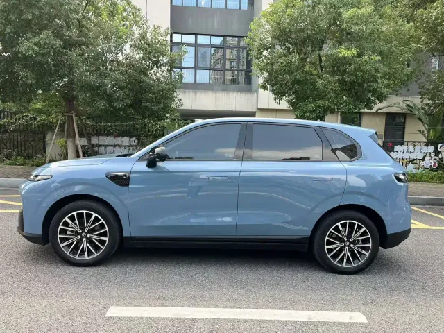 Leapmotor B10 — Фото автомобиля 4