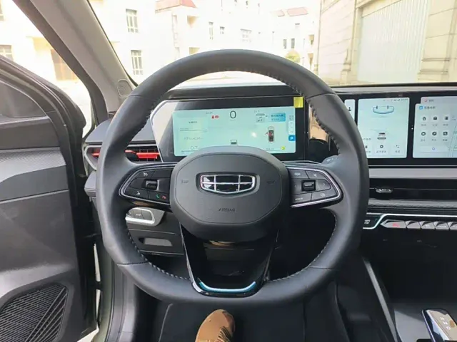 Geely Binrui — Фото автомобиля 10