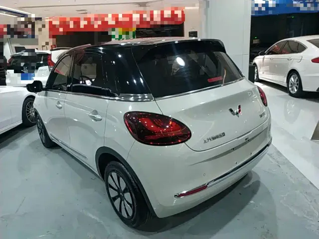 Wuling Bingo — Фото автомобиля 4