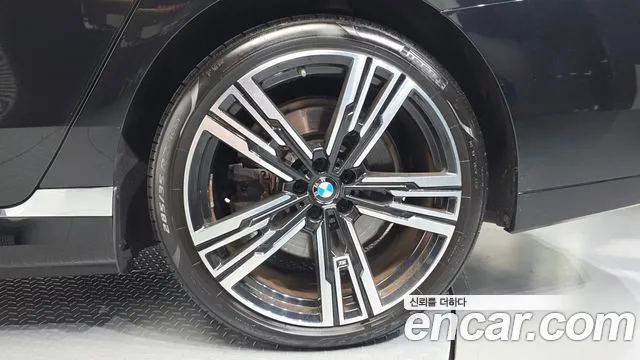 BMW 7-Series 7 серия (G70) — Фото автомобиля 21