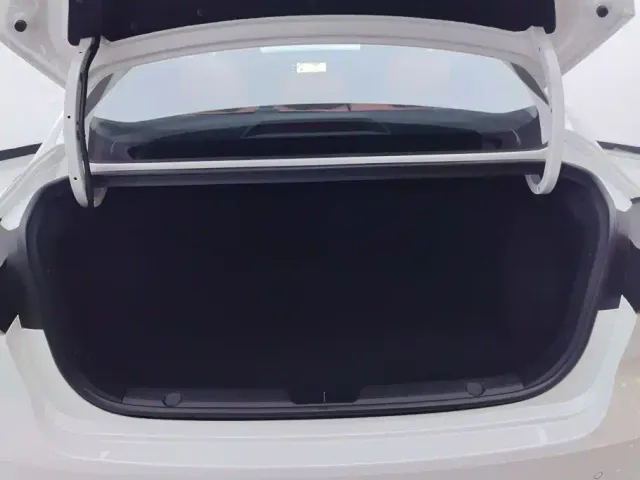 Changan Eado — Фото автомобиля 4