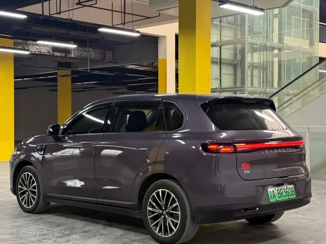 Leapmotor B10 — Фото автомобиля 6