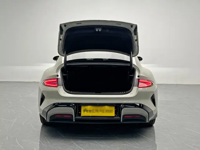 Xiaomi SU7 — Фото автомобиля 11