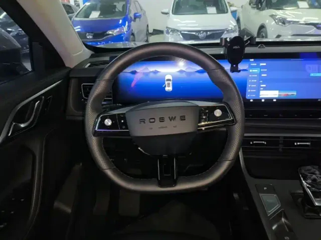 Roewe RX5 — Фото автомобиля 10