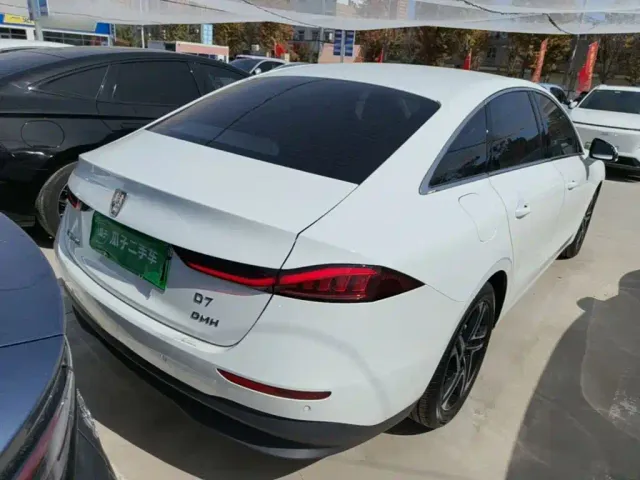 Roewe D7 — Фото автомобиля 6