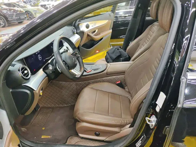 Mercedes-Benz E-Class — Фото автомобиля 6