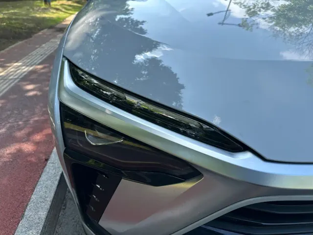 Nio ES8 — Фото автомобиля 10