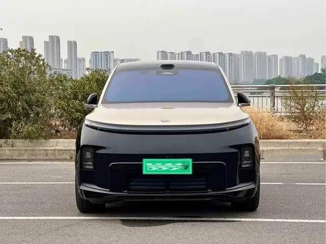 Li Auto Li L8 — Фото автомобиля 2