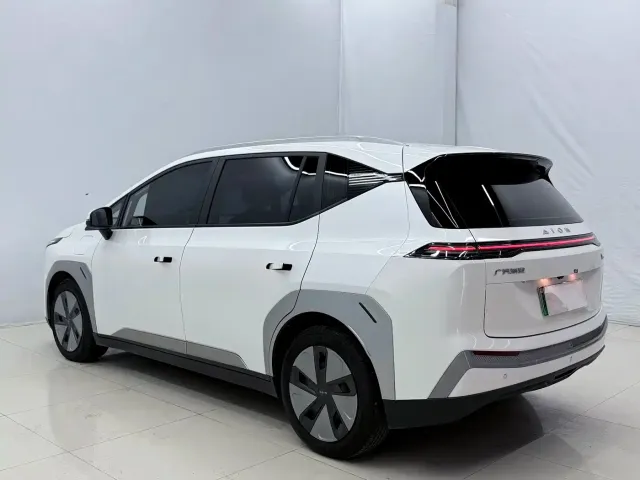 GAC Aion Y — Фото автомобиля 11