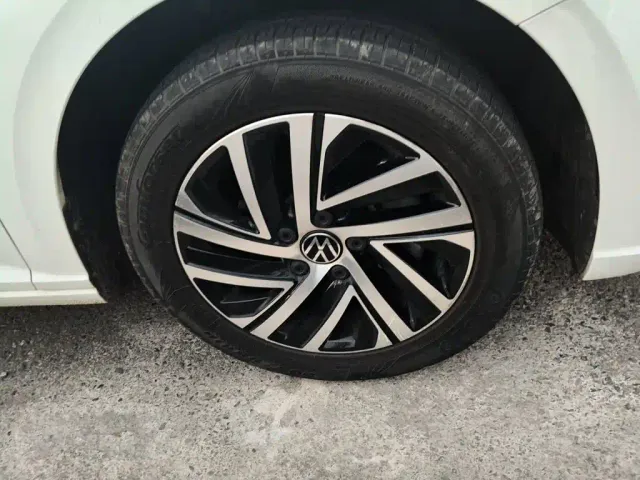 Volkswagen Lavida — Фото автомобиля 9
