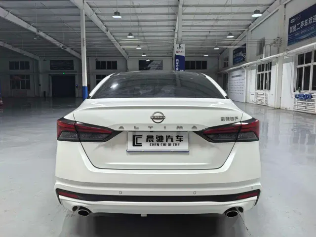 Nissan Teana — Фото автомобиля 5