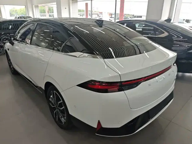Xpeng P5 — Фото автомобиля 4