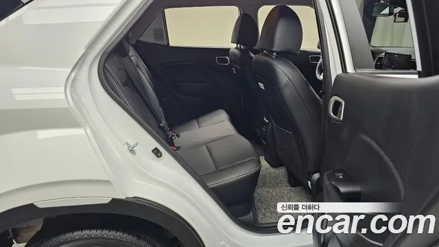 Hyundai Venue — Фото автомобиля 17