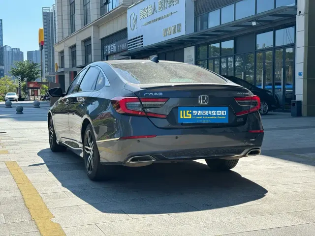 Honda Accord — Фото автомобиля 4