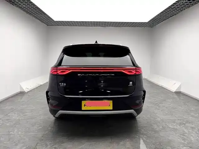 BYD Tang — Фото автомобиля 3