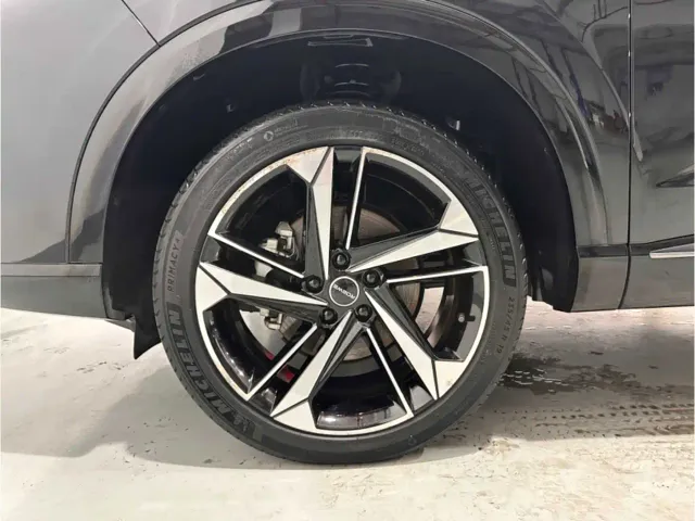 Roewe RX5 eMAX — Фото автомобиля 14