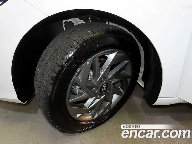 Hyundai Avante CN7 — Фото автомобиля 5