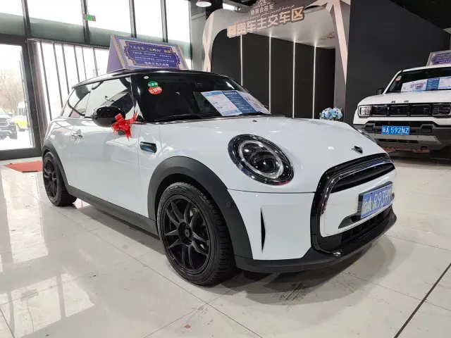 MINI Hatch — Фото автомобиля 3