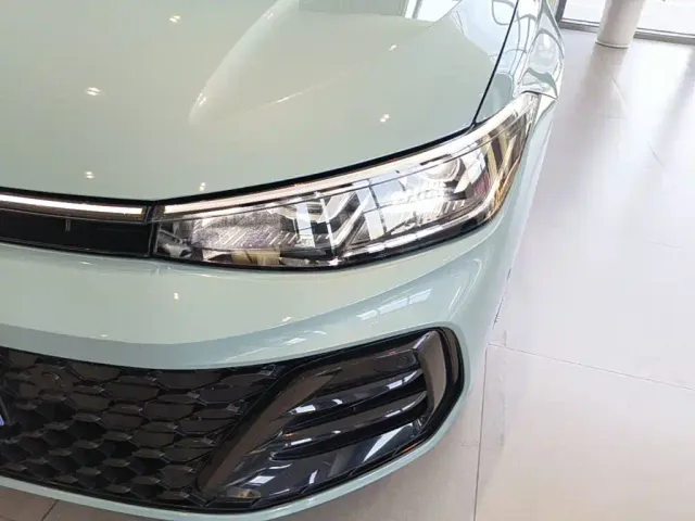Volkswagen Passat — Фото автомобиля 23