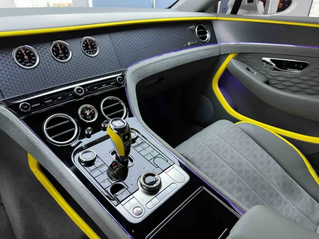 Bentley Continental Plug-in Hybrid — Фото автомобиля 29