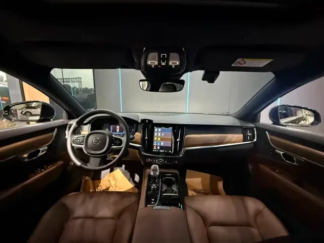 Volvo S90 — Фото автомобиля 9