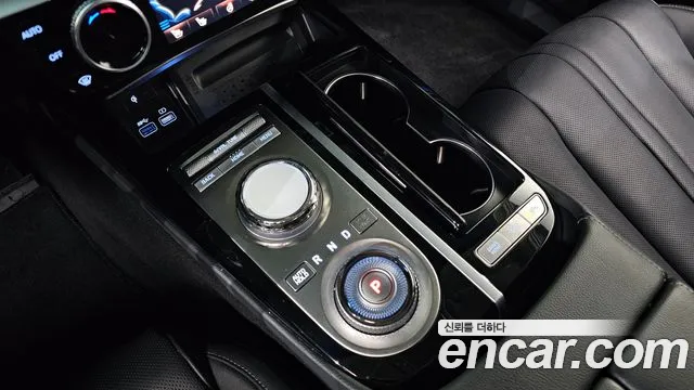 Genesis G80 Бензин 2.5 турбо AWD — Фото автомобиля 9
