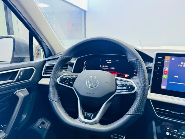 Volkswagen Tiguan L — Фото автомобиля 14