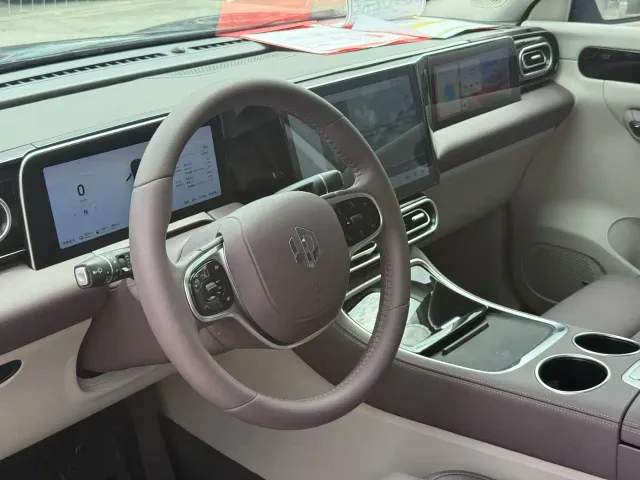 Leapmotor C11 — Фото автомобиля 8