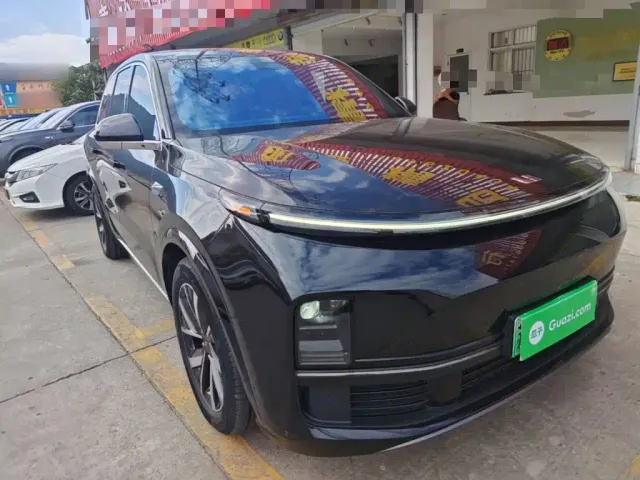 Li Auto L8 — Фото автомобиля 3