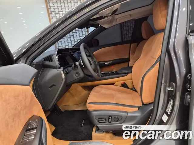 Lexus RZ RZ450e — Фото автомобиля 9