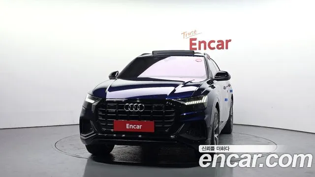 Audi Q8 55 TFSI quattro Premium — Фото автомобиля 3