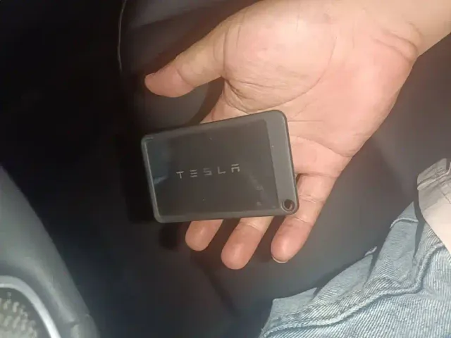 Tesla Model Y — Фото автомобиля 8