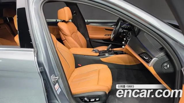 BMW 5 Series G30 — Фото автомобиля 16
