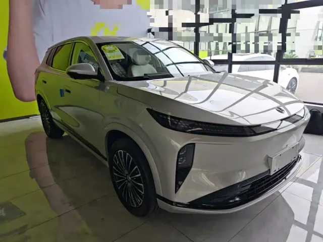 Dongfeng Aeolus L8 — Фото автомобиля 3